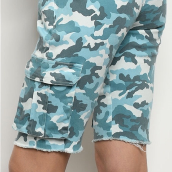 2 for $40 ❤️blue camo shorts - Picture 6 of 6